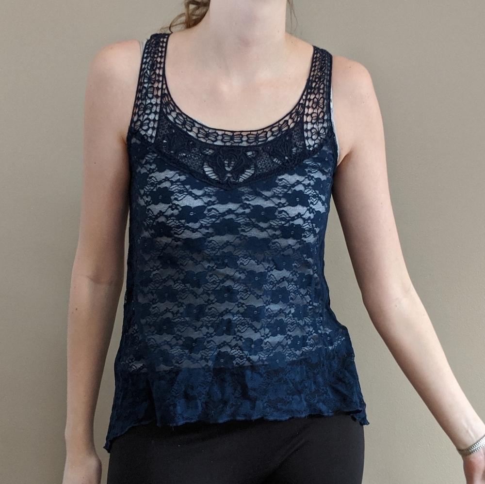 ☘️Wallflower blue lace see-through tank top